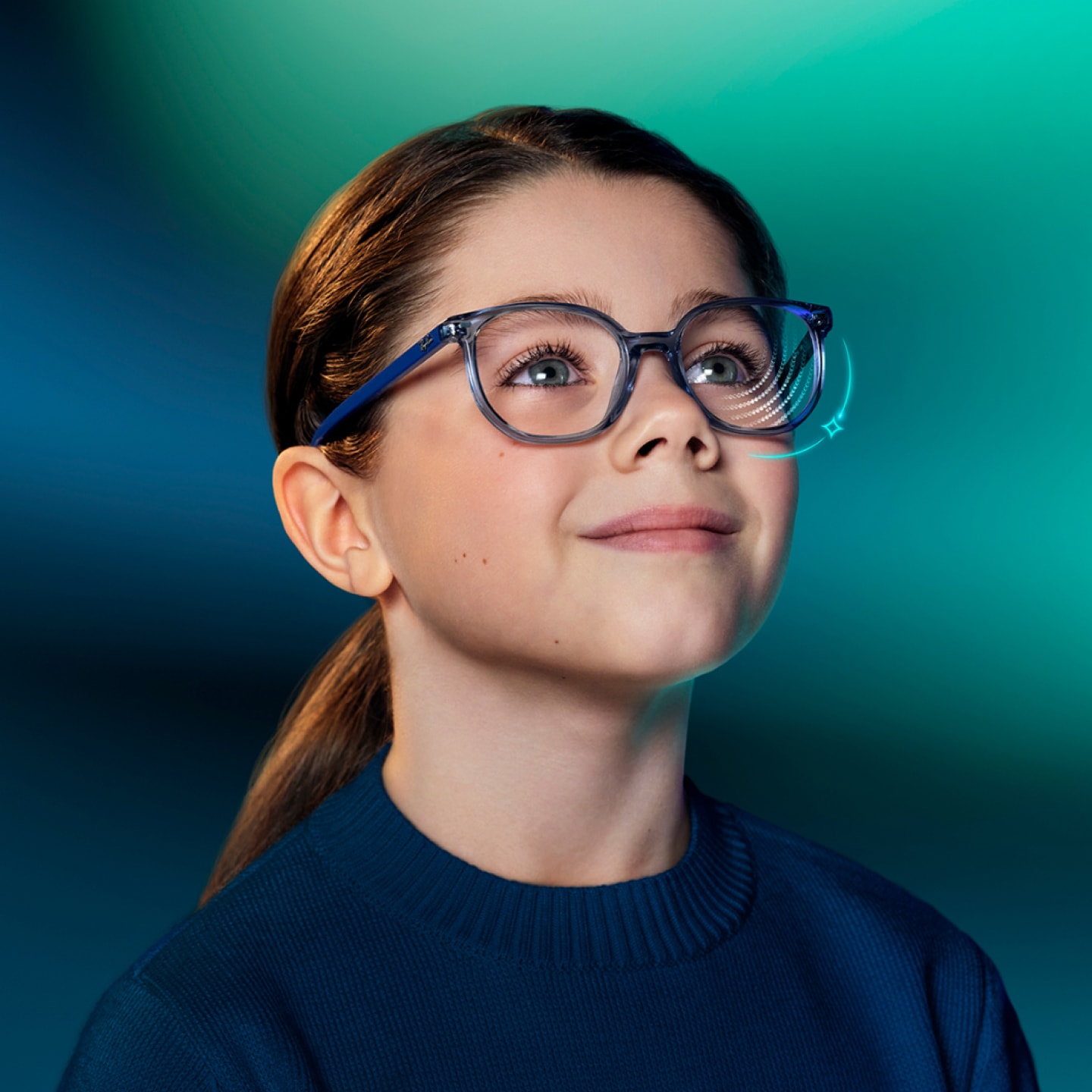 Enfant portant des verres Essilor Stellest