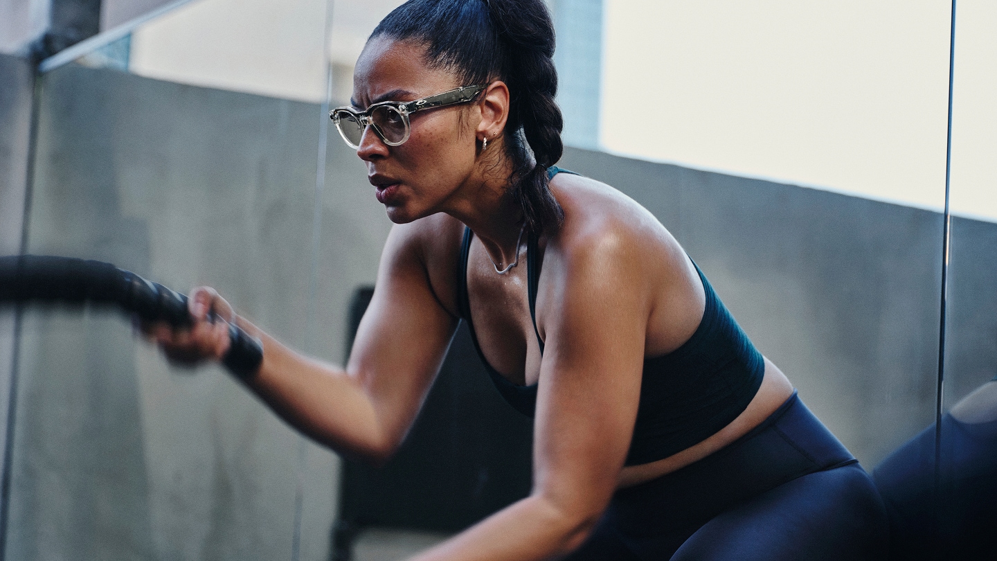 20% off Oakley Meta HSTN