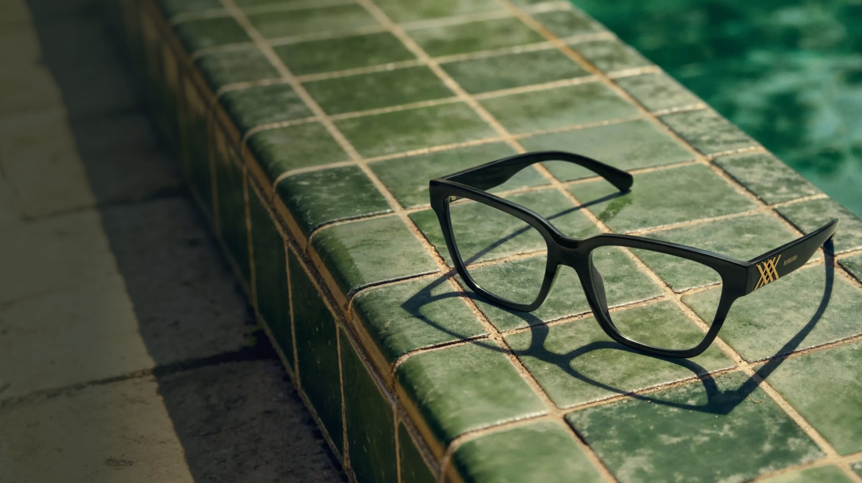 Sunglasses banner image