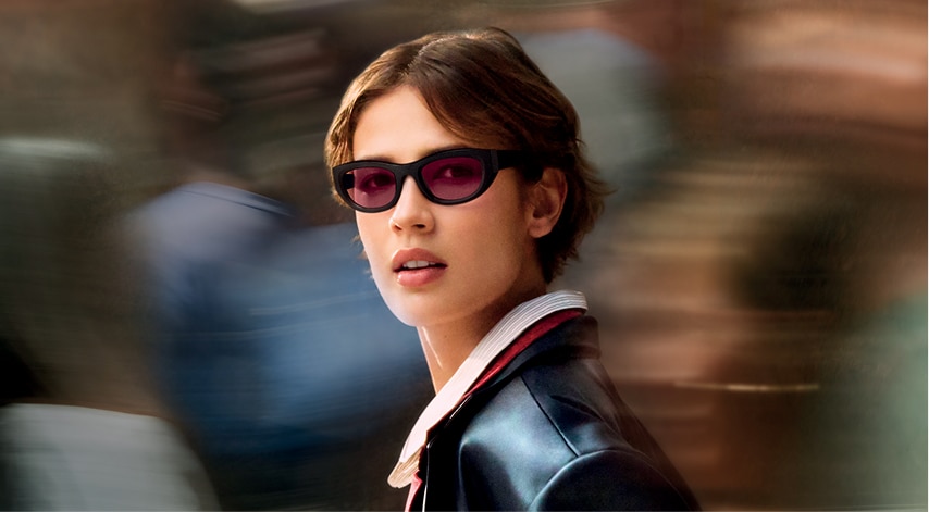 <span>Transitions®</span> light INTELLIGENT lenses™